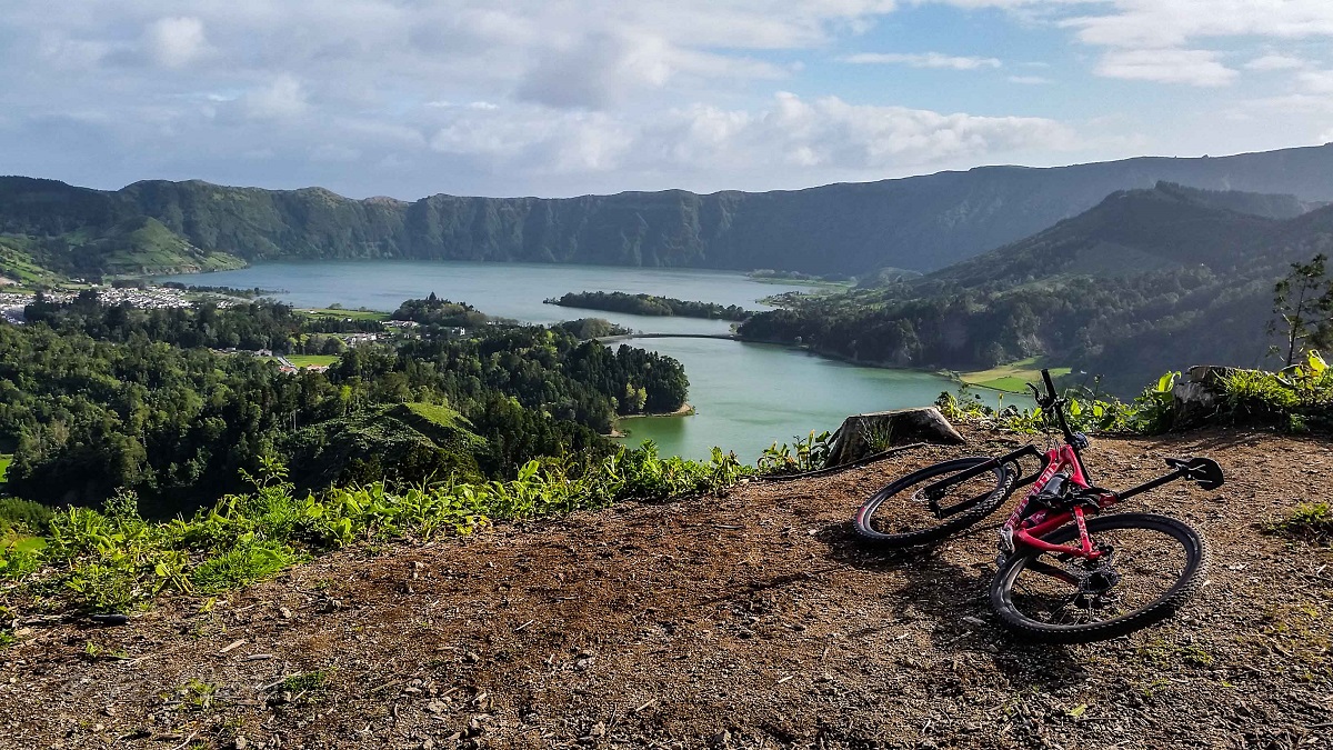 Rota das Cumeeiras das Sete Cidades desde Lagoa do Canário