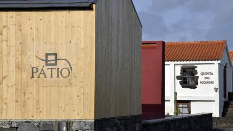 Patio Horse & Lodge