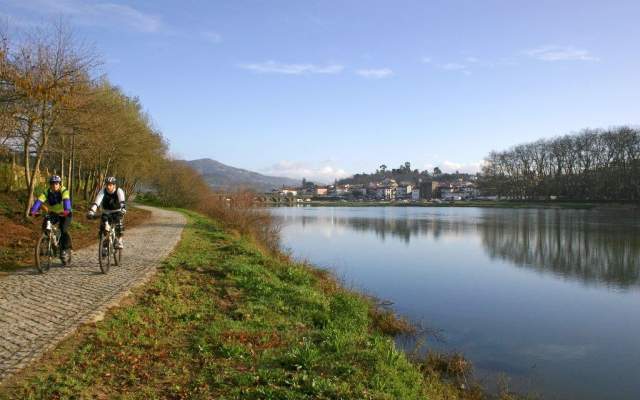 Ecovia do Rio Lima / Cycling